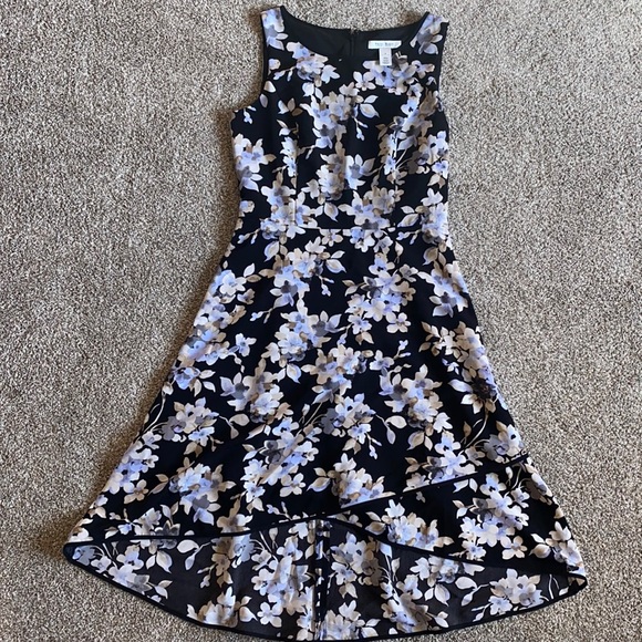 White House Black Market Dresses & Skirts - White House Black Market Floral Dress